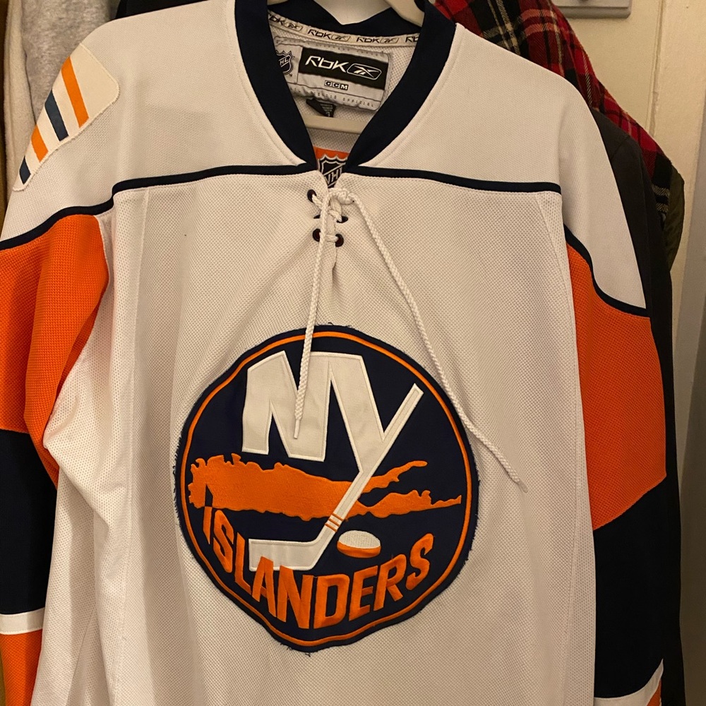 Islanders hockey Jersey. EUC